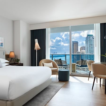 Kimpton Epic Hotel By Ihg Маямі Екстер'єр фото A guest room at the hotel