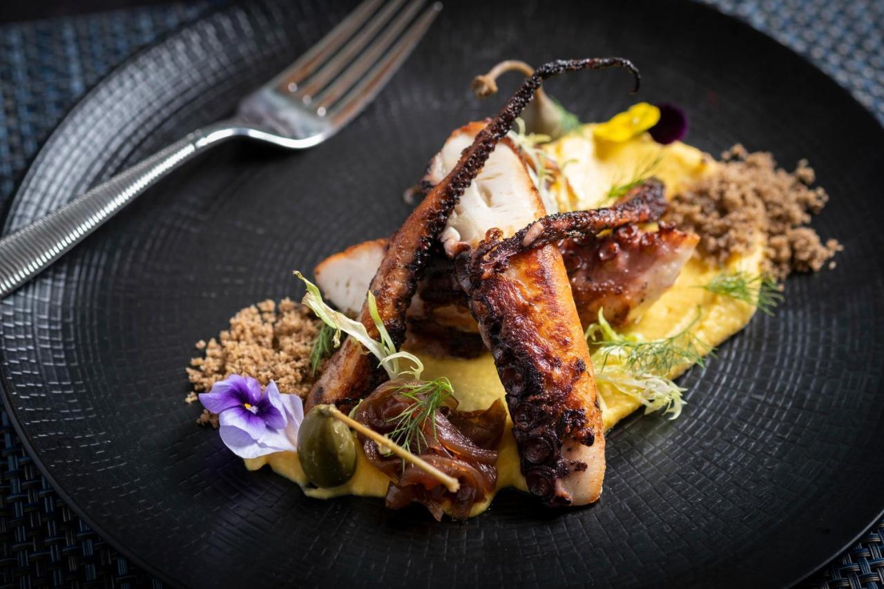 Kimpton Epic Hotel By Ihg Маямі Екстер'єр фото Octopus with mango