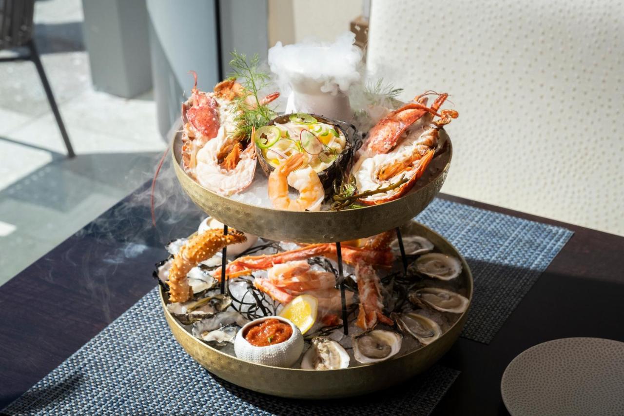 Kimpton Epic Hotel By Ihg Маямі Екстер'єр фото A seafood platter