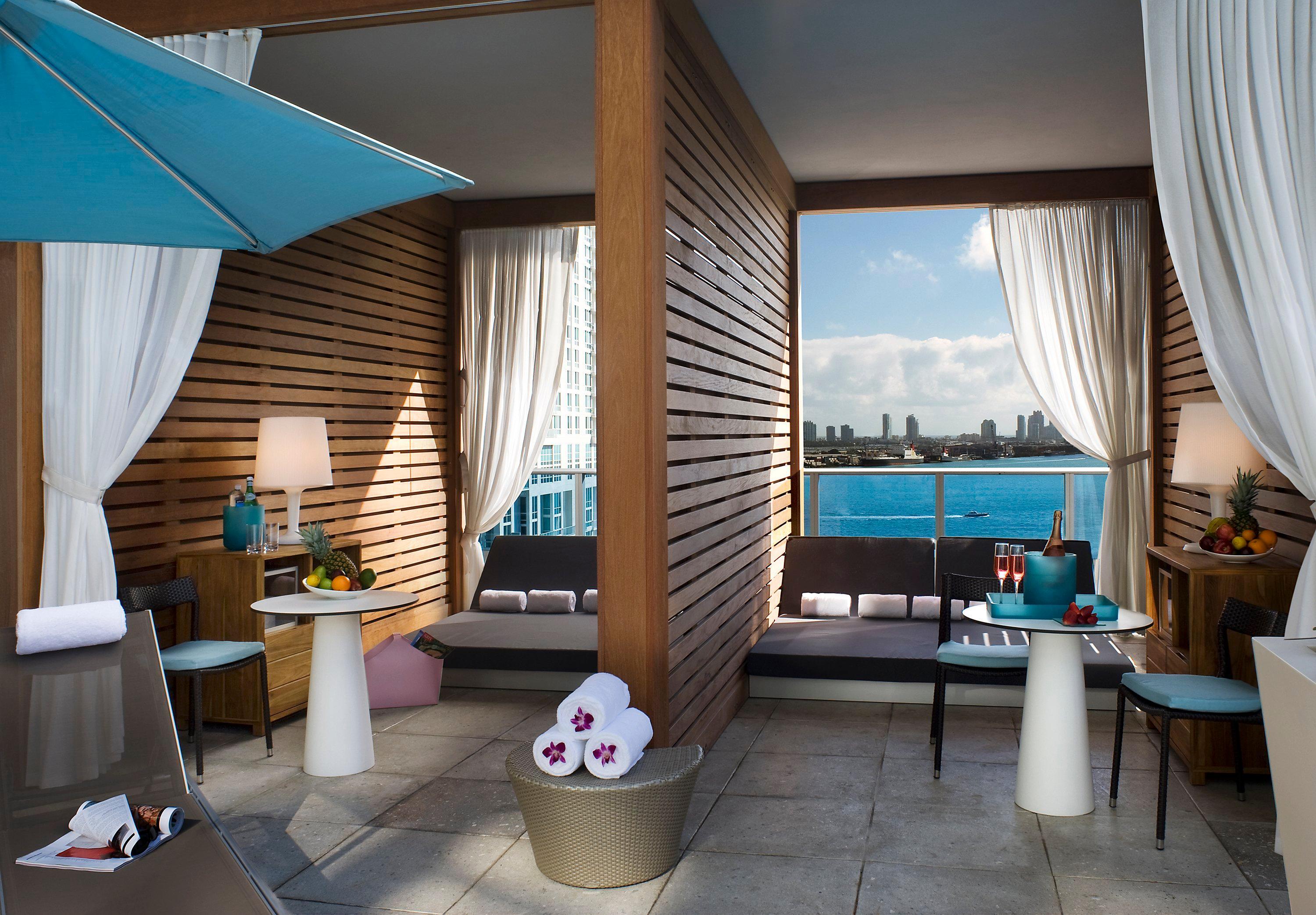 Kimpton Epic Hotel By Ihg Маямі Зручності фото Cabana at the Fontainebleau